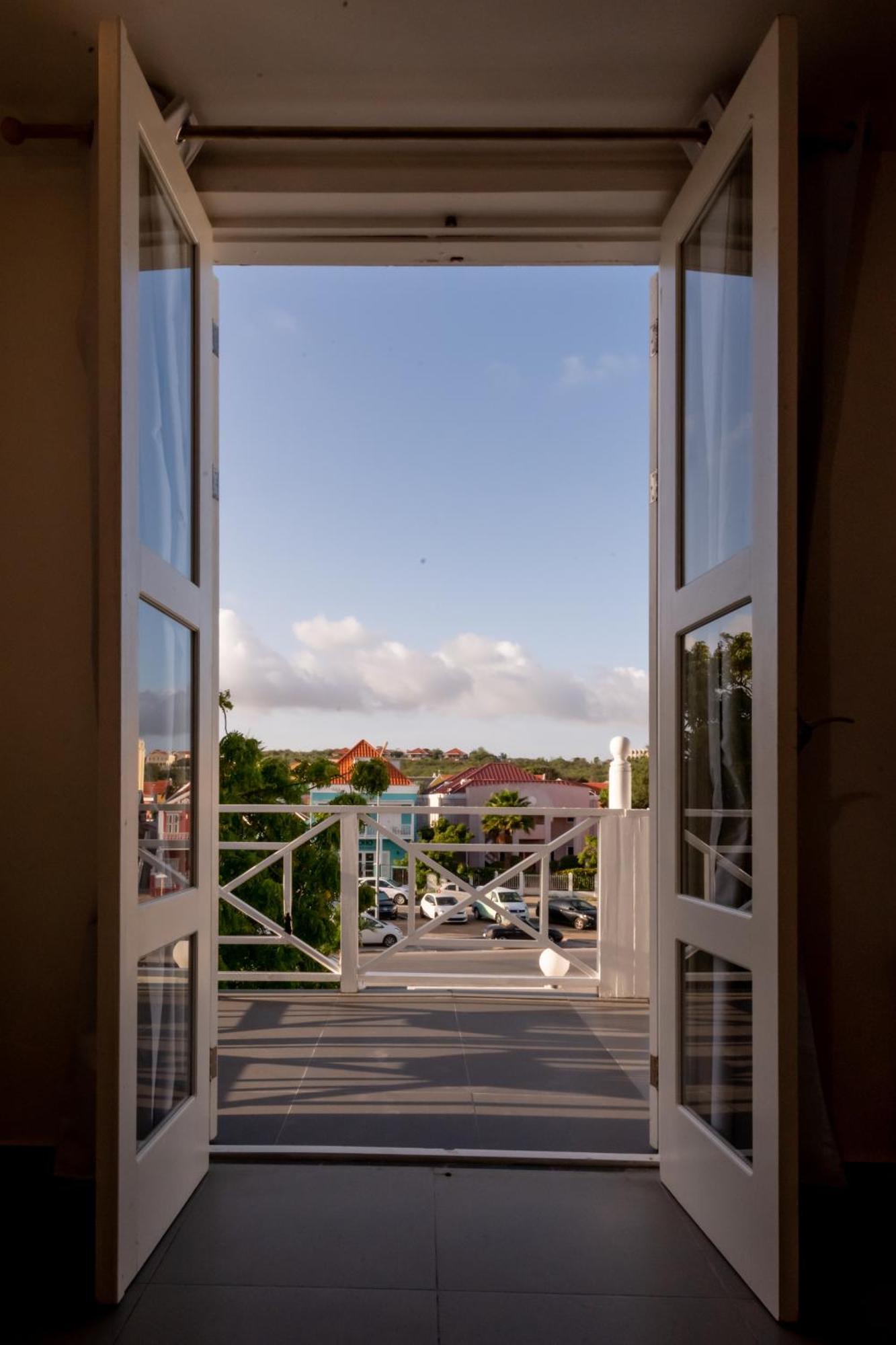 Saint Tropez Boutique Hotel Willemstad Rum bild