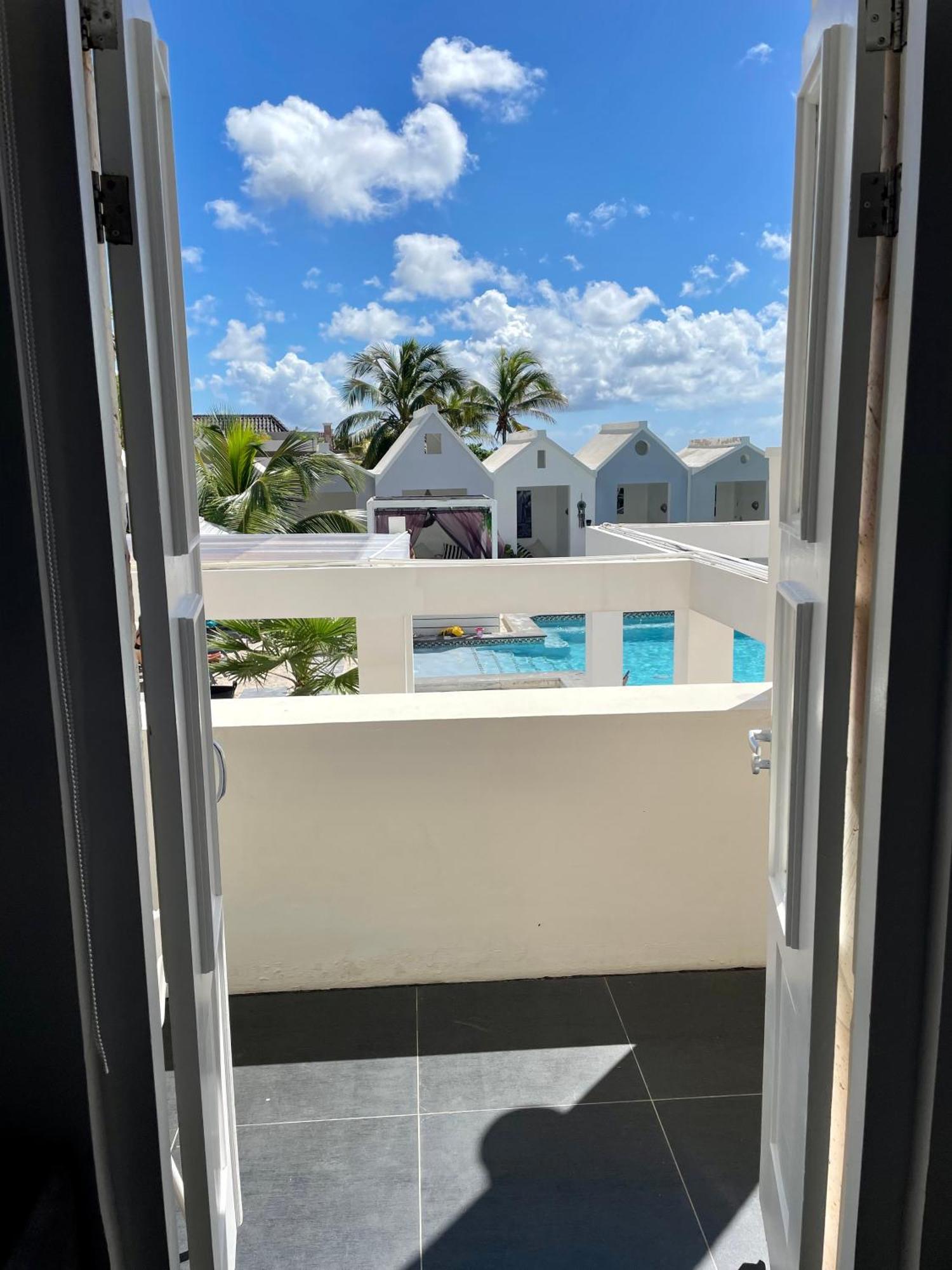 Saint Tropez Boutique Hotel Willemstad Rum bild